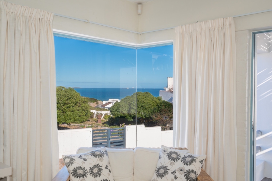 4 Bedroom Property for Sale in Paradise Beach Western Cape